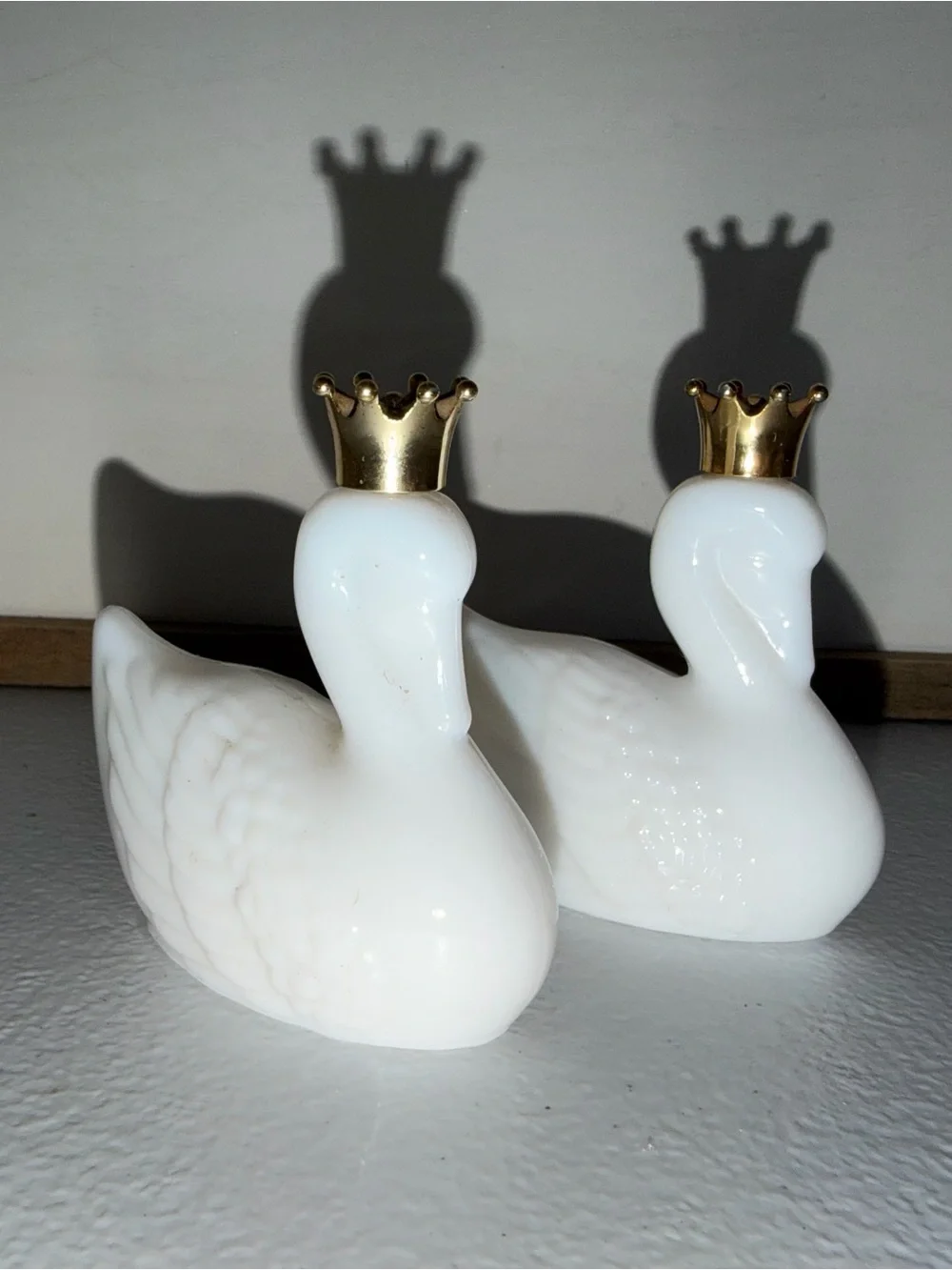 AVON White Swan Figurine with Gold Crown - Elegant Home Accent
